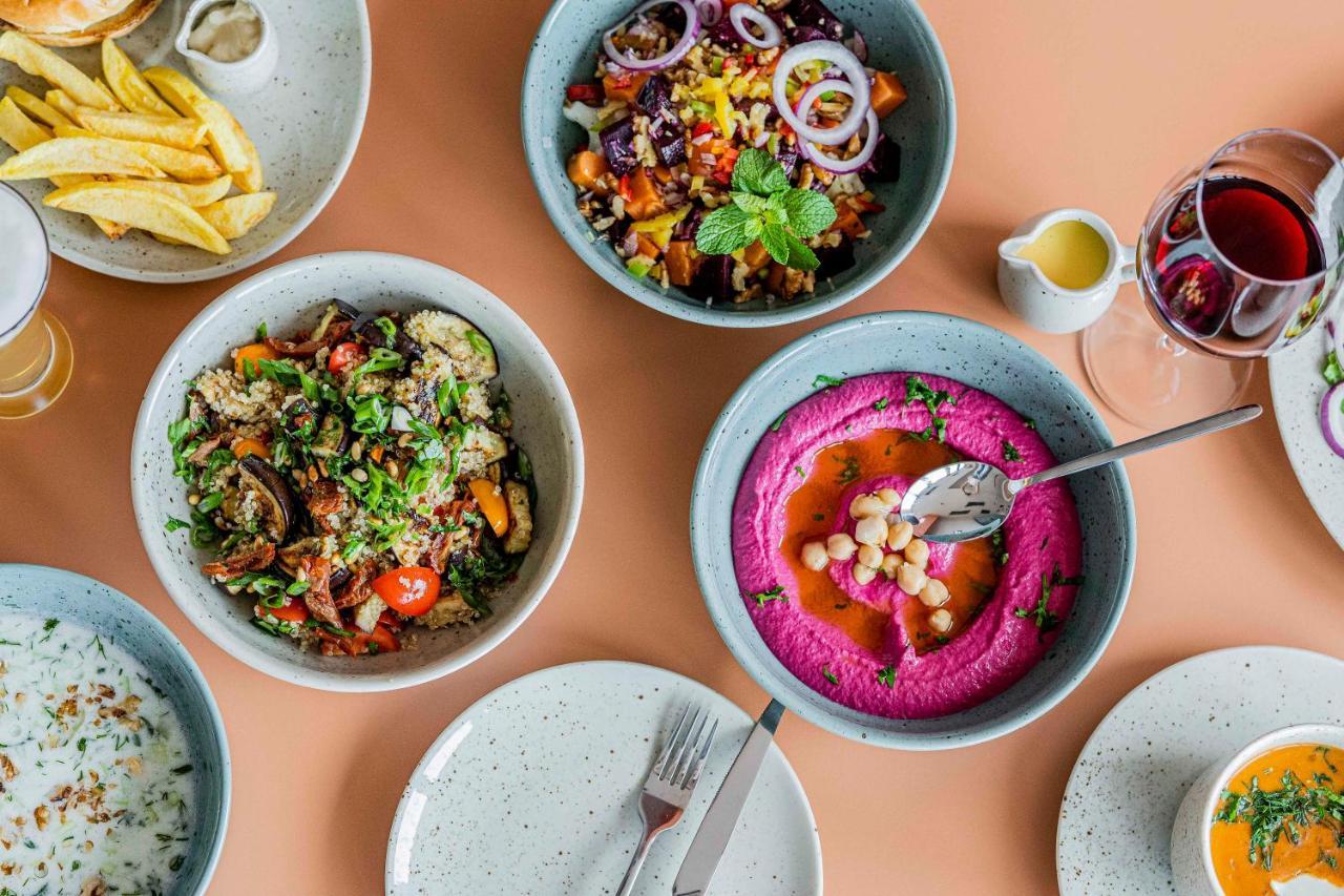 Wn Lab Hotel - Including Breakfast And Parking Sofia Bagian luar foto
