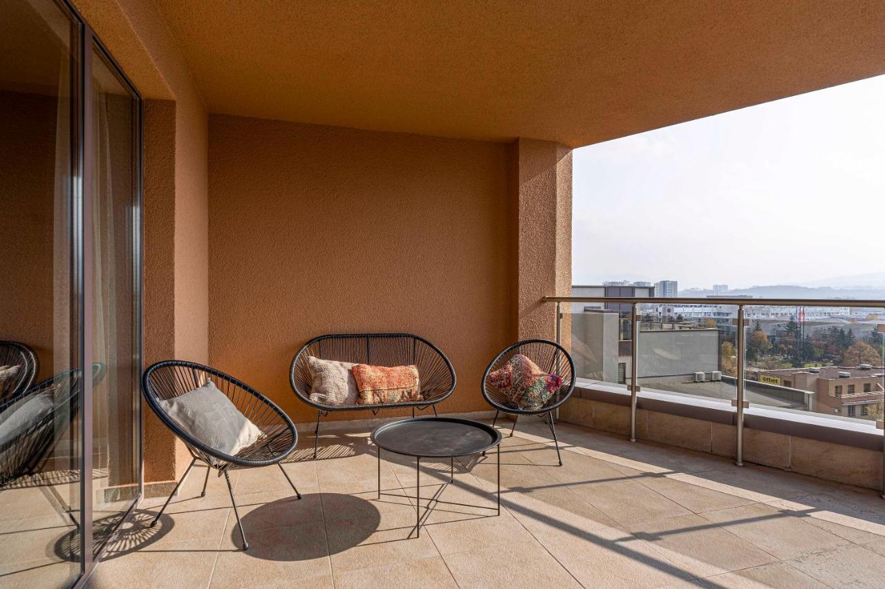 Wn Lab Hotel - Including Breakfast And Parking Sofia Bagian luar foto